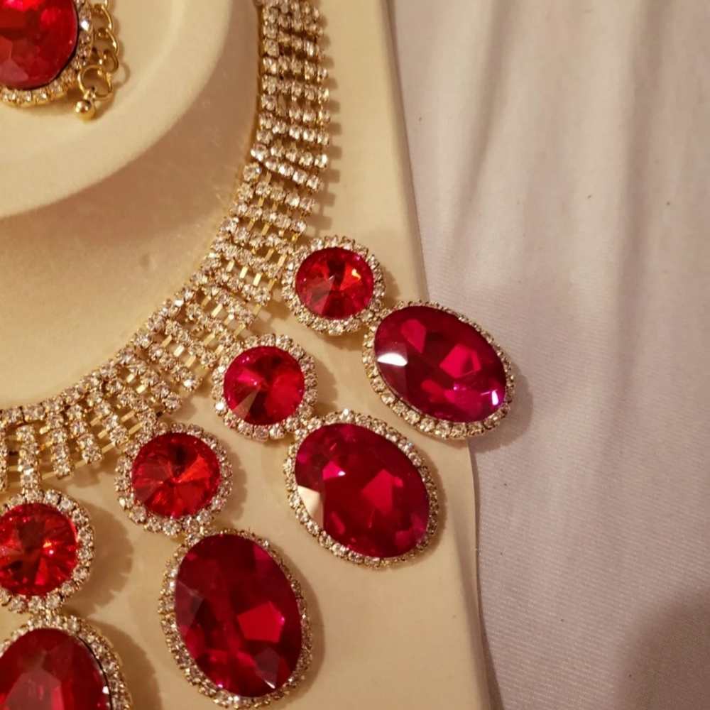 Red Ruby Rhinestone Necklace Set - Picture 5 of 12
